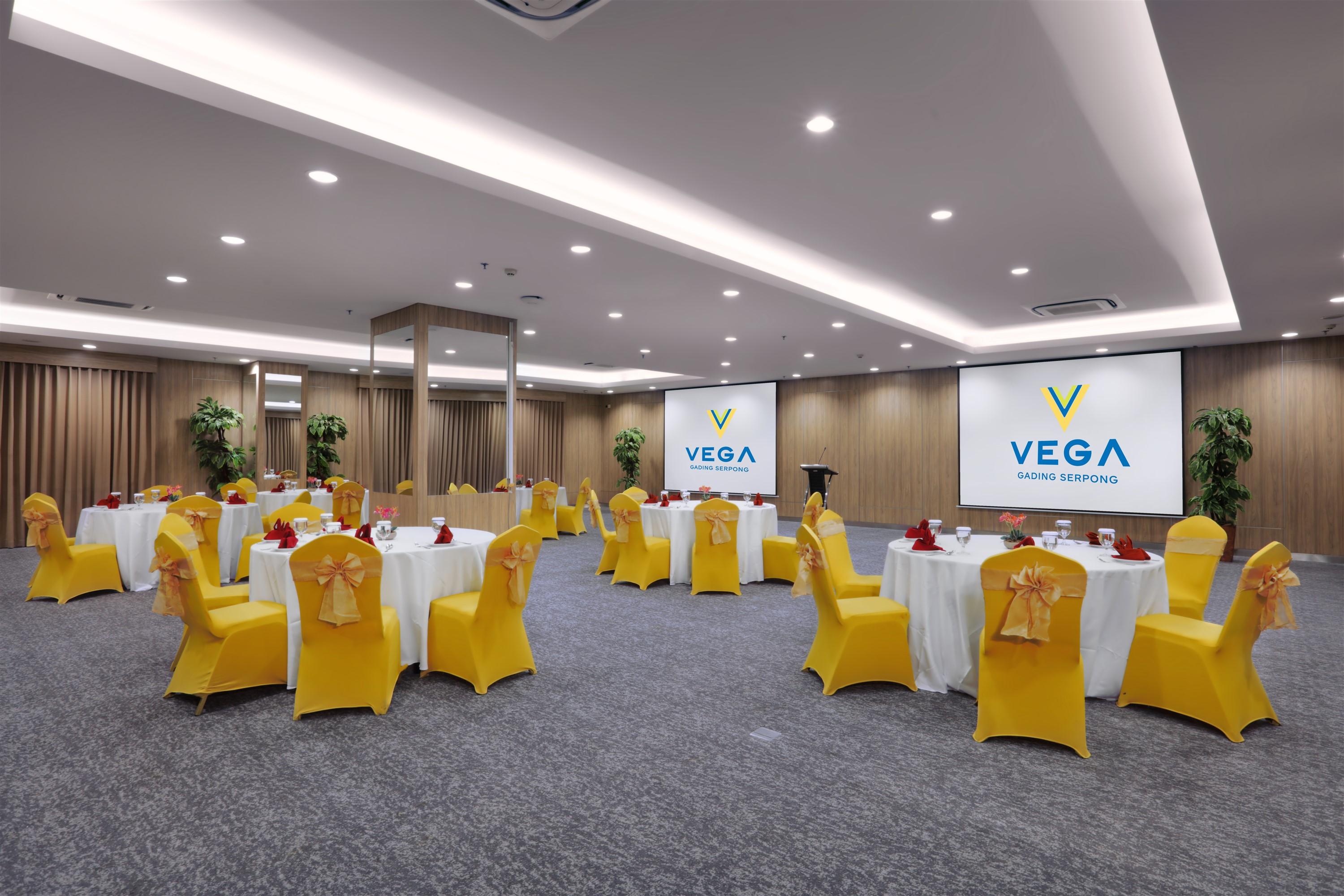 Vega Hotel Gading Serpong Esterno foto