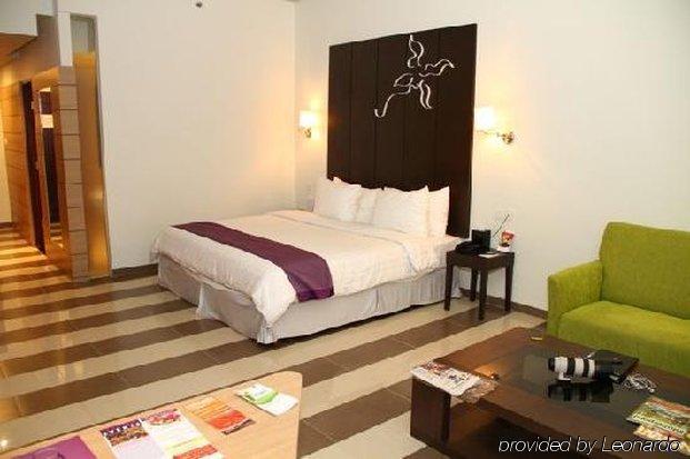 Vega Hotel Gading Serpong Esterno foto