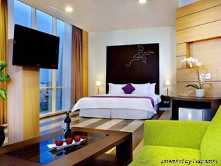 Vega Hotel Gading Serpong Esterno foto