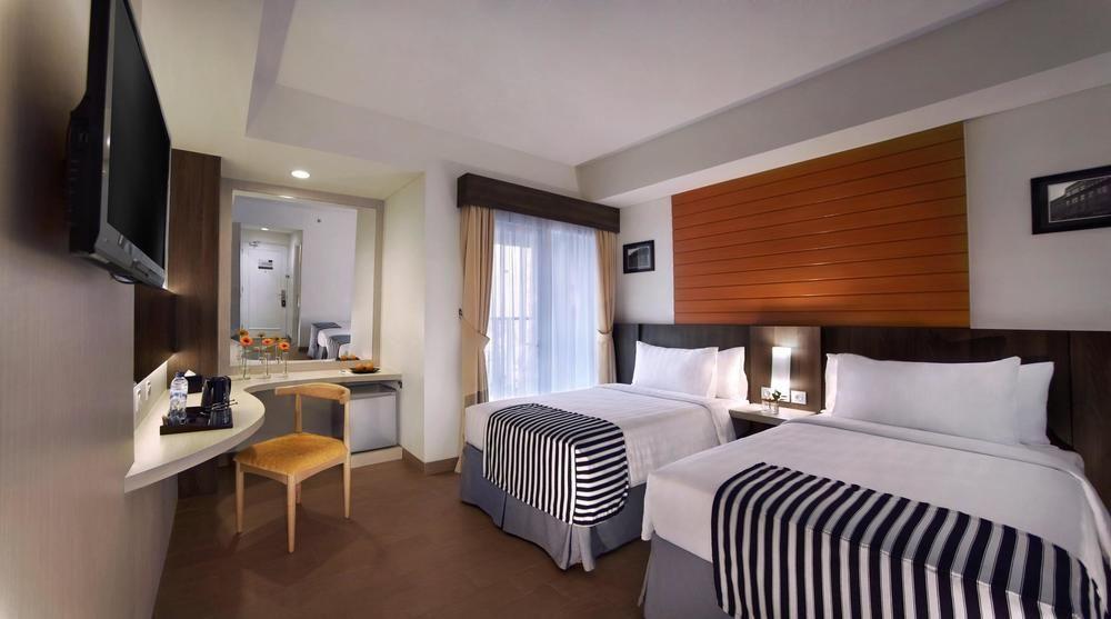 Vega Hotel Gading Serpong Esterno foto