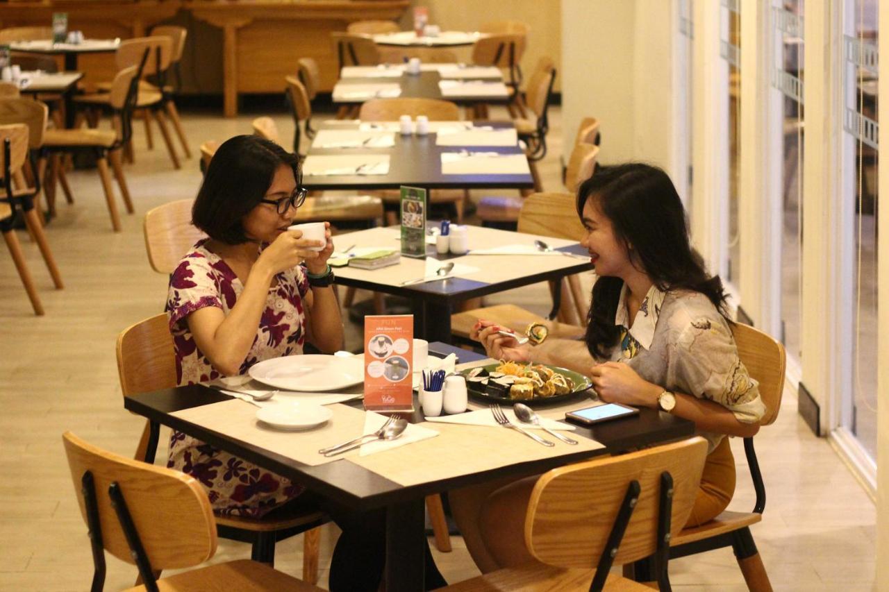 Vega Hotel Gading Serpong Esterno foto
