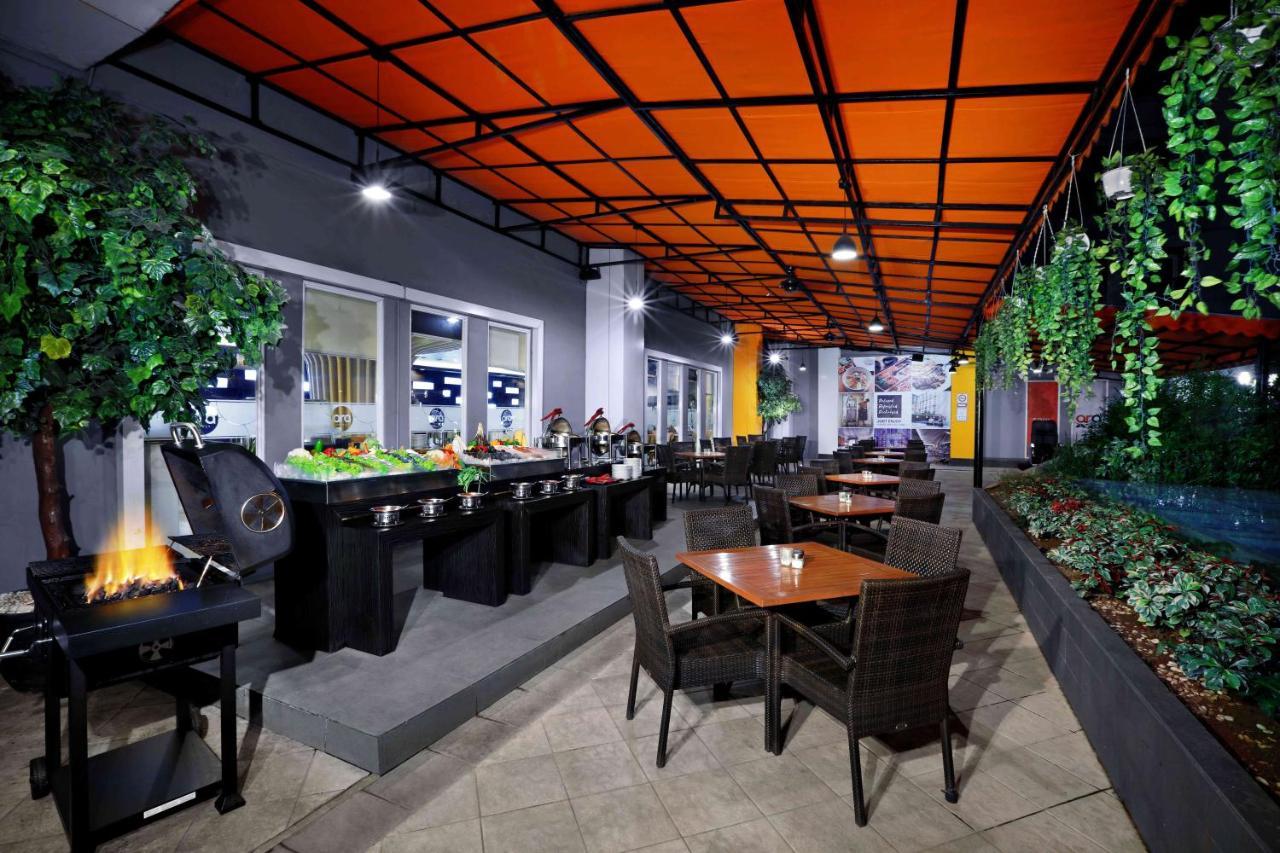 Vega Hotel Gading Serpong Esterno foto